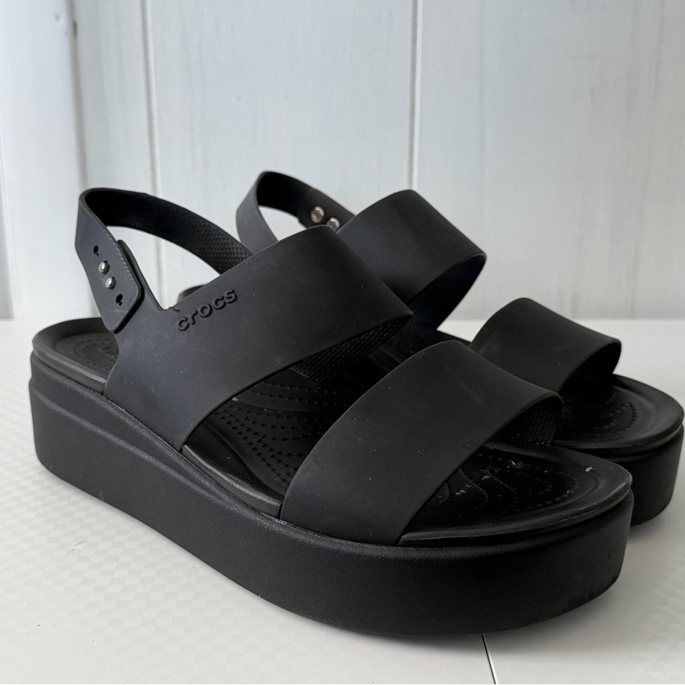 CROCS Women's Black Platform Strappy Sandal
